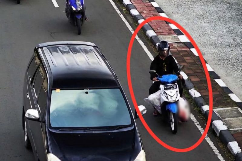 Jasad dalam karung dibawah pakai motor