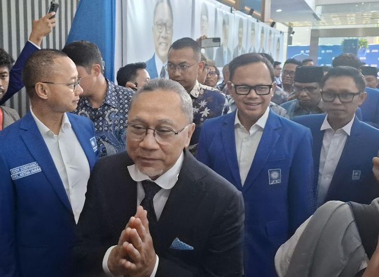 Zulhas diacara Halal Bi Halal (sumber foto Inilah.com)