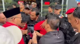 Ricuh Simpatisan Hasto Kristiyanto