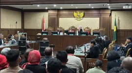 Ahli hukum pidana Universitas Gadjah Mada (UGM) Muhammad Fatahillah Akbar saat dihadirkan sebagai saksi dalam sidang dugaan suap dan perintangan penyidikan yang menjerat Sekretaris Jenderal PDI-P Hasto Kristiyanto di Pengadilan Tipikor Jakarta Pusat, Kamis