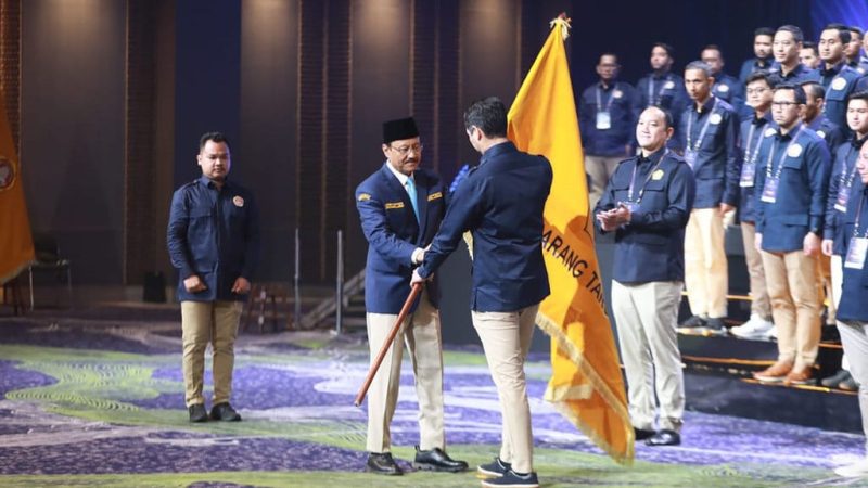 Mensos Melantik Ketua Karang Taruna Nasional