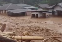 Banjir di Kab. Tapanuli Tengah (sumber: CNBC Indonesia)