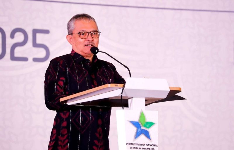 Kepala Perpusnas RI Prof. E. Aminudin Aziz, M.A., Ph.D