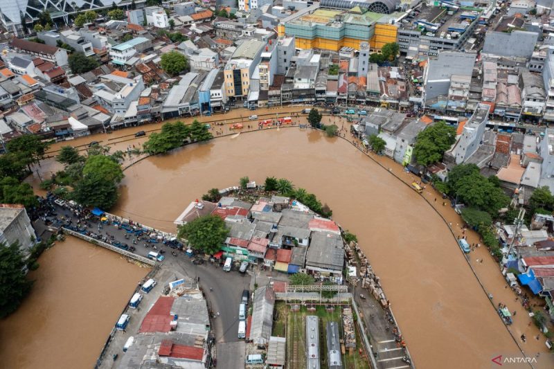 Kondisi Banjir Jakarta (Sumber: Antara)