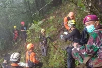 Tim Gabung Evakuasi Pesawat ATR42-500 (sumber: Kompas.TV)