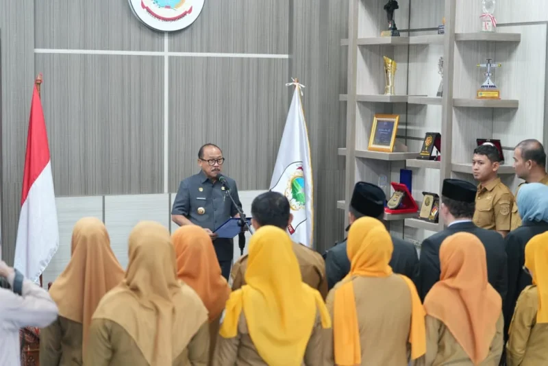 SDK melantik 13 Pejabat RSUD Sulbar