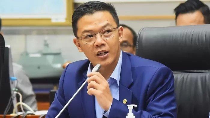 Menlu Sugiono