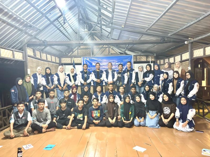 Persatuan Pemuda Penggerak Desa Palipi Soreang (P3D Palipi Soreang) berfoto setelah kegiatan pembukaan.