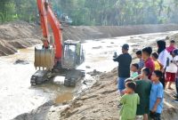 Masinton Pasaribu Turun Ke Lokasi Normalisasi Sungai (Sumber: RRI)