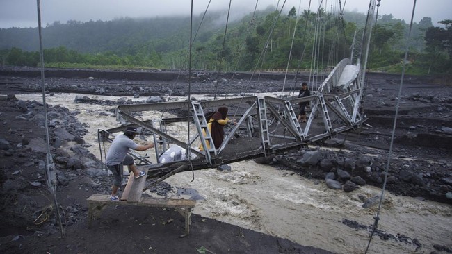 Jembatan Gantung Kaliregeyo