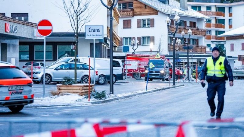 ledakan dilaporkan terjadi pada malam tahun baru di sebuah bar di sebuah resor di Crans Montana, Swiss 