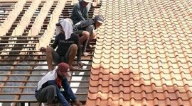 Genteng Tanah Liat (Sumber: gentengwirosari. com)