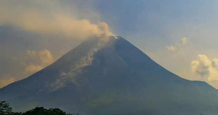 Gunung Merapi Yogyakarta (Sumber: Portal Jogja)