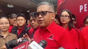 Sekjend PDIP Hasto Kristiyanto Puji Khofifah (Sumber: Oposisi Cerdas)