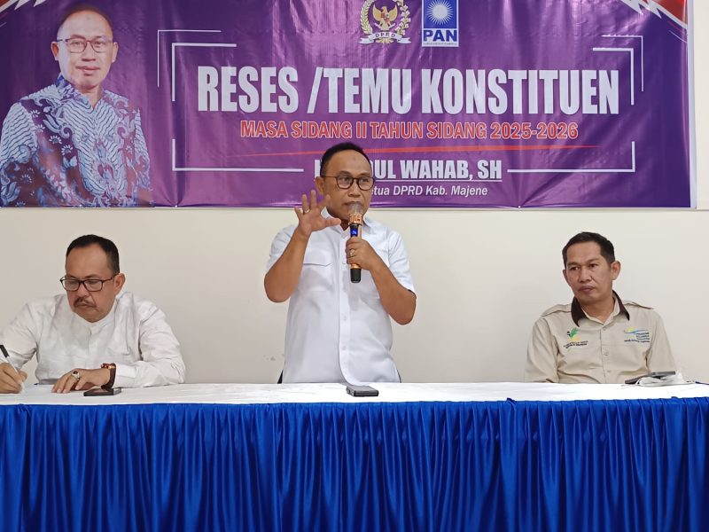 H. Abdul Wahab S.H memaparkan progam pemerintah dalam reses di Desa Palipi Soreang (dok.. Istimewa).