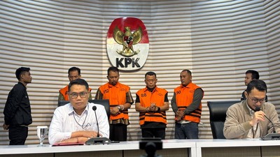 Ott-bupati-ponorogo (Sumber: CNN Indonesia)