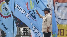 Presiden Prabowo Rayakan May Day di Monas Simbol Kedekatan Negara dan Buruh (Kompas.com).