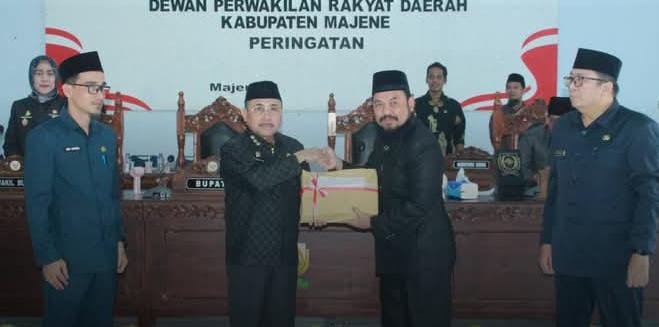 Rapat Paripurna DPRD Kabupaten Majene (Dok. Istimewa)